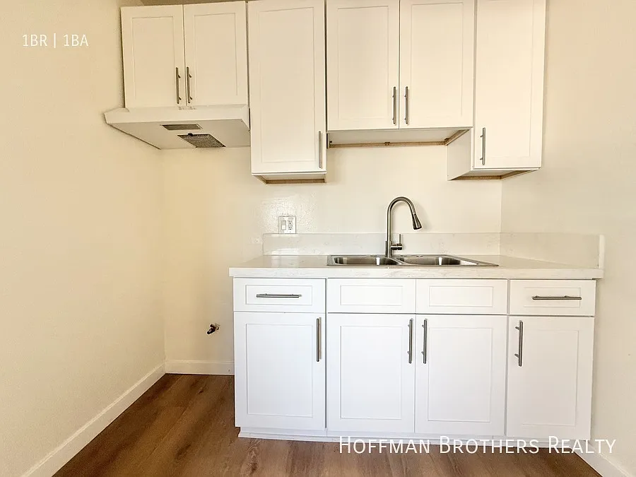 1254 W 110th St Los Angeles, CA 90044 — Photo 4
