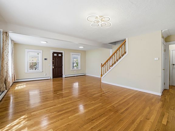 4th image of 11 Hampton St