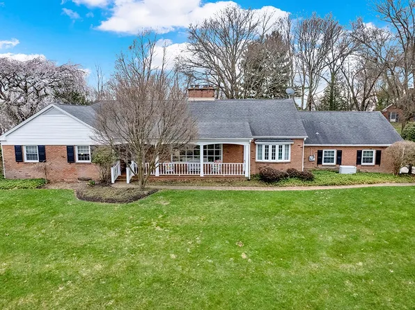 735 Laurel Dr, Ligonier, PA 15658