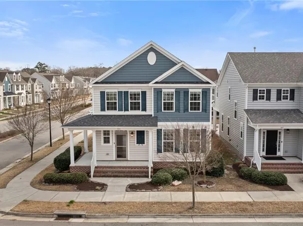 303 Goldenstar Ln, Portsmouth, VA 23701