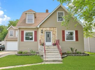 9529 Meade Ave, Oak Lawn, IL 60453