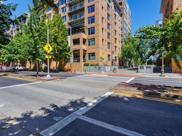 701 Columbia St APT 702, Vancouver, WA 98660