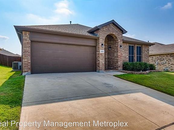 3rd image of 1004 Pierz Dr