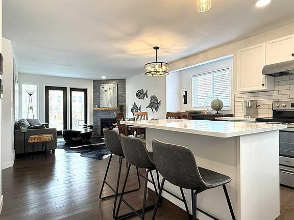 3rd image of 5220 E 50a Ave #306