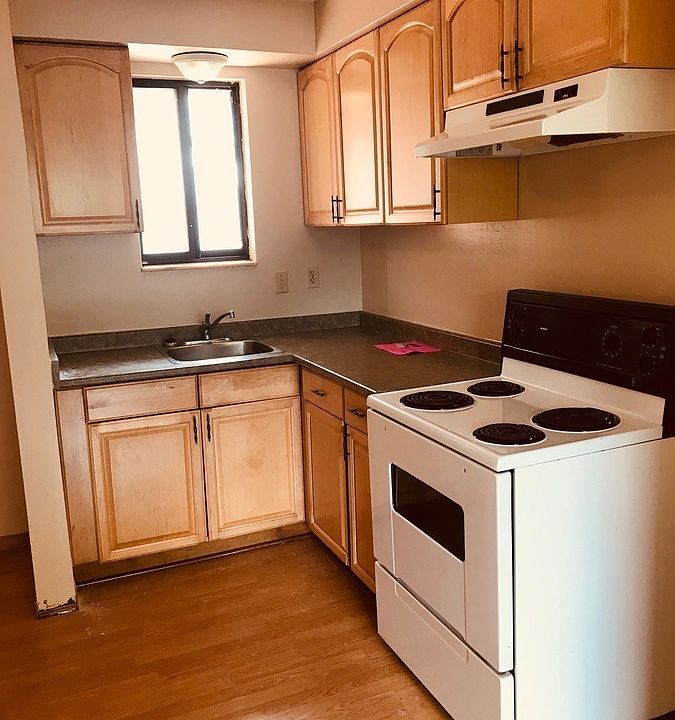 1st image of 1004 Elm Ave Unit 5