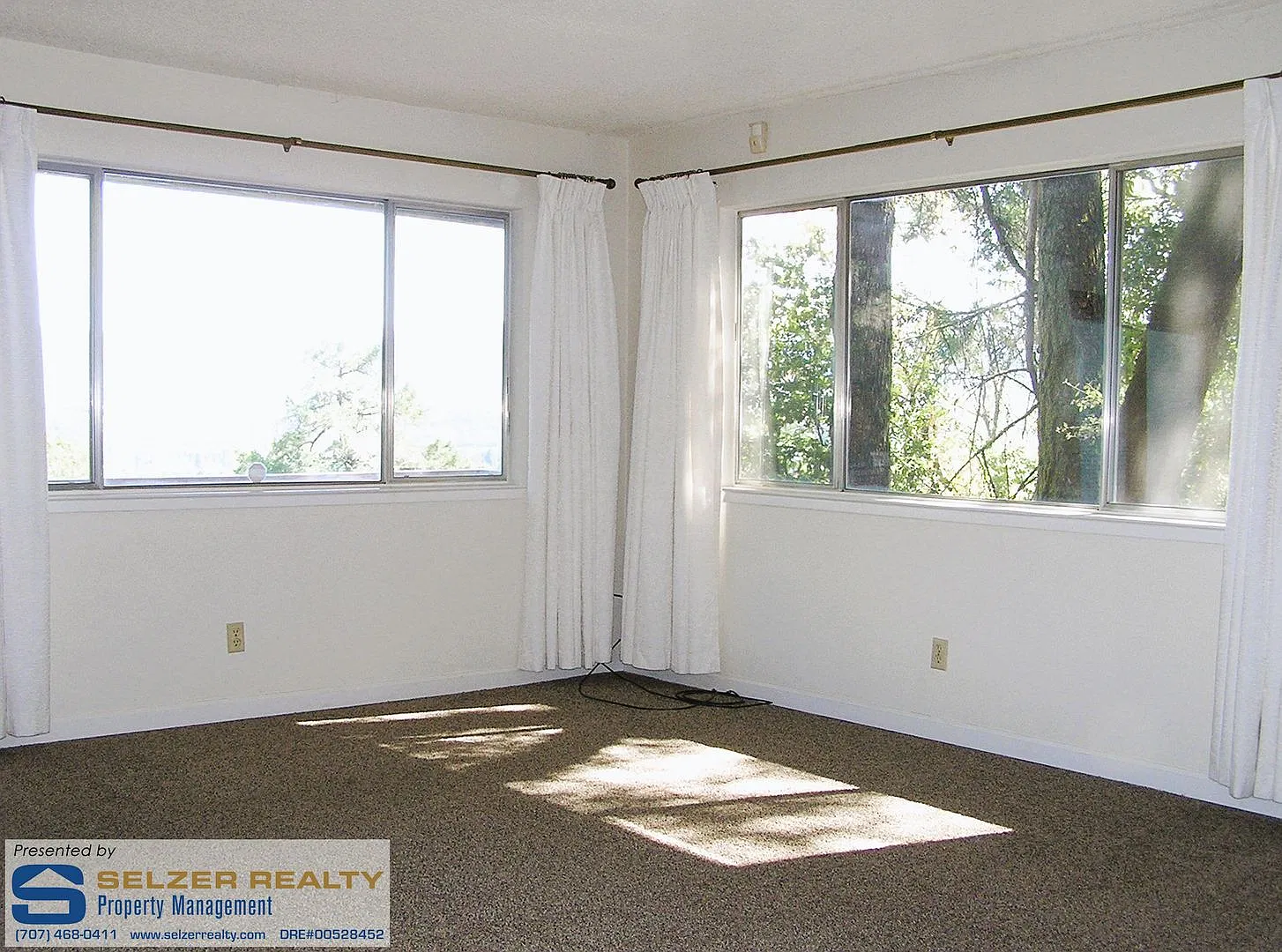 Roomy 3 bd. home in the west hills, yet just minutes from downtown! — Photo 3