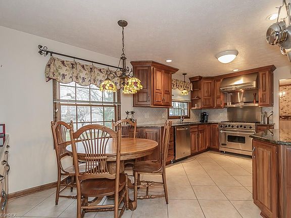 4th image of 6255 Gatewood Dr