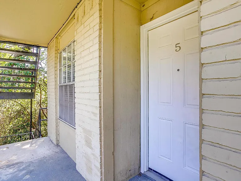 5201 Curzon Ave #5 — Photo 4