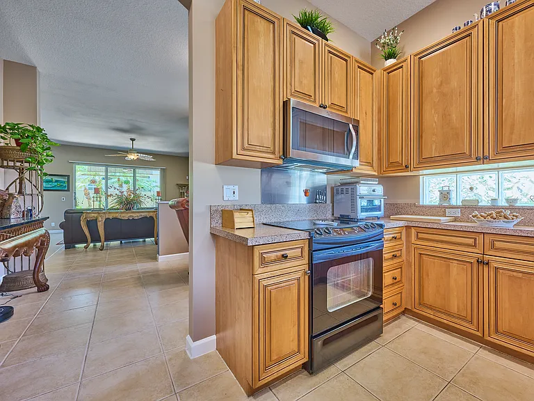 530 Commons Dr — Photo 13