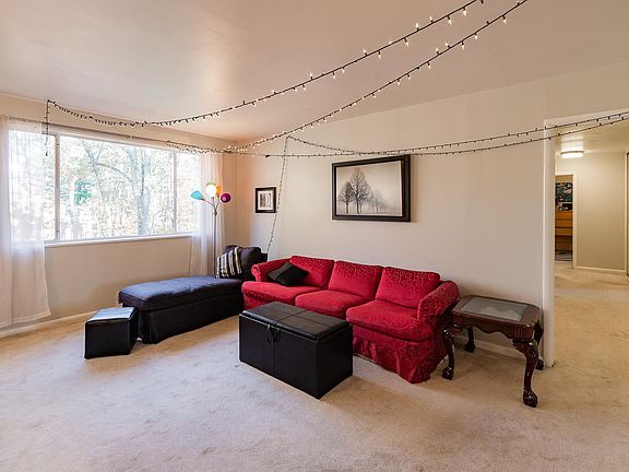 4th image of 10423 Montrose Ave APT 303