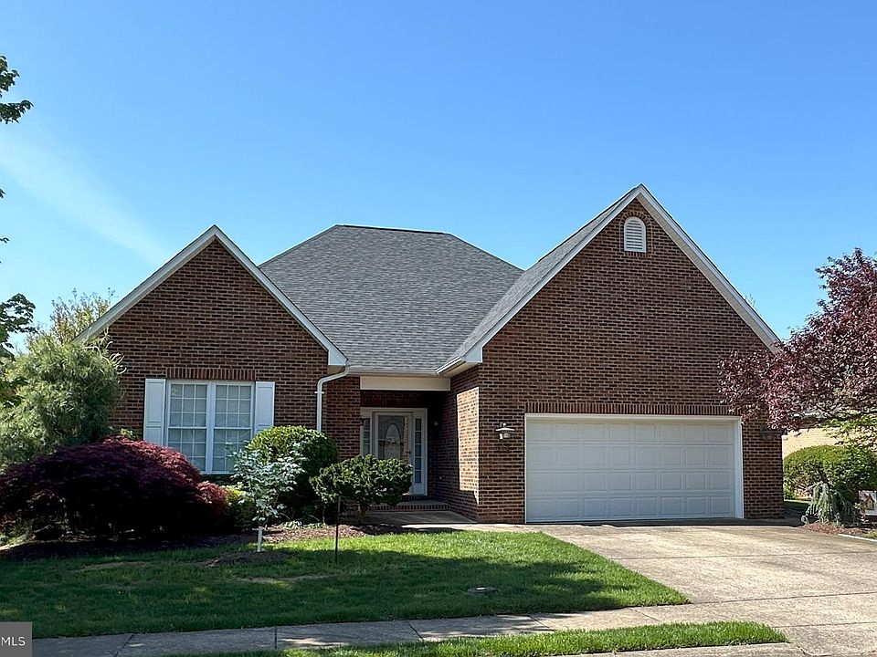 1st image of 819 Buckner Dr