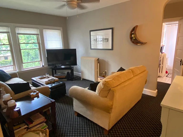 2405 E Locust St #3 — Photo 3