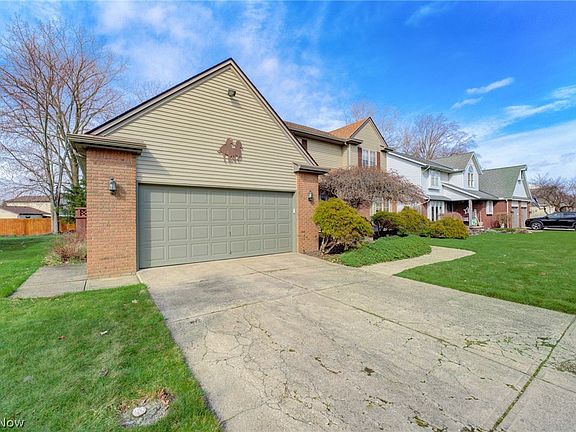 3rd image of 114 Loyola Dr