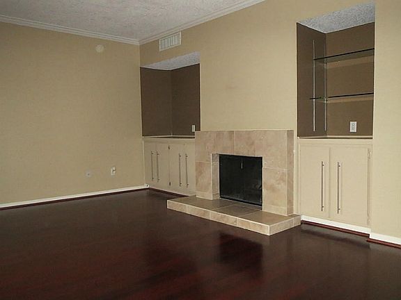 2nd image of 2180 Augusta Dr #4-5