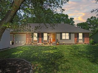 13617 Applewood Dr, Grandview, MO 64030