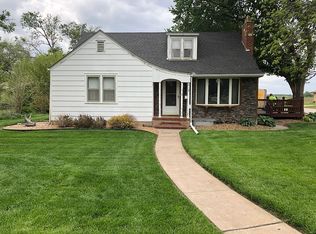 312 E Elm St, Glasco, KS 67445