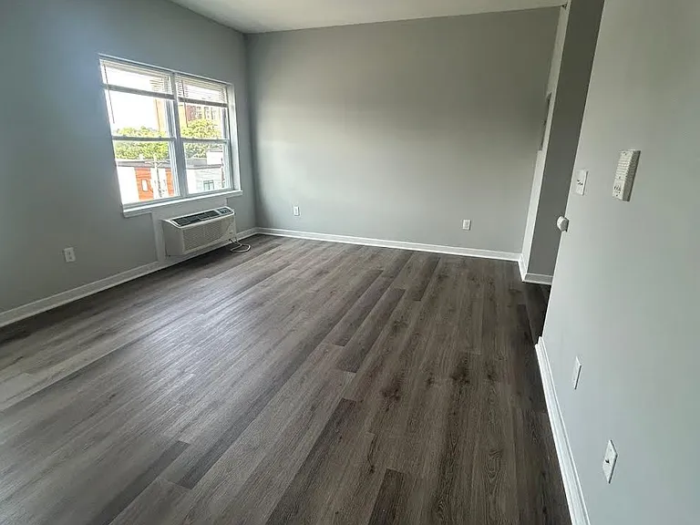 144 Hamilton Ave — Photo 5