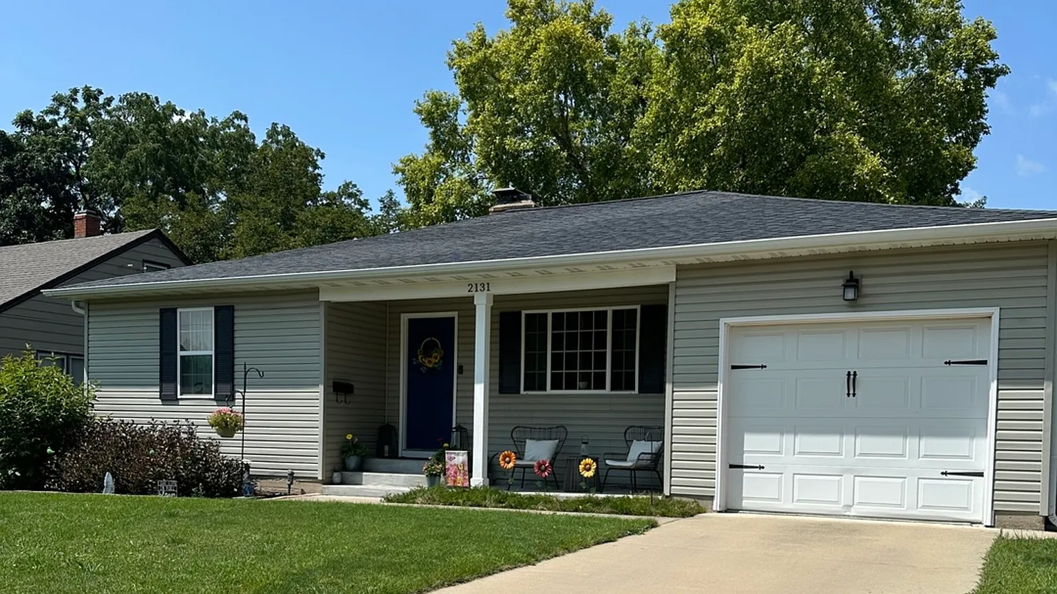 2131 Laharpe St photo 1