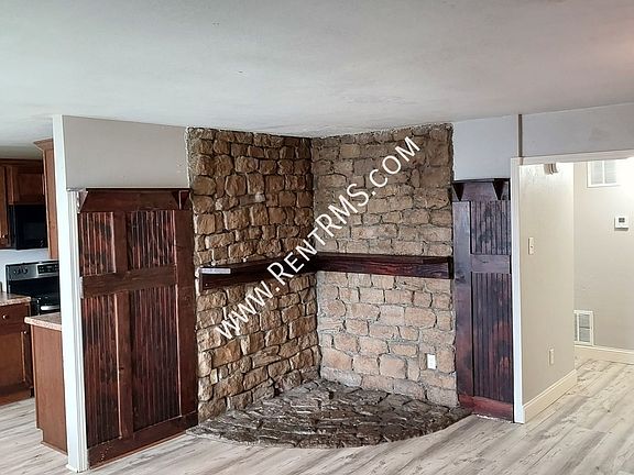 4th image of 2127 SE 30th St APT A