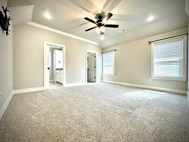 1903 E Hudson Dr — Photo 10