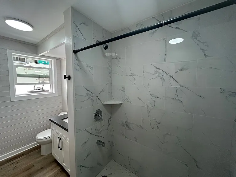 2620 Date St — Photo 6