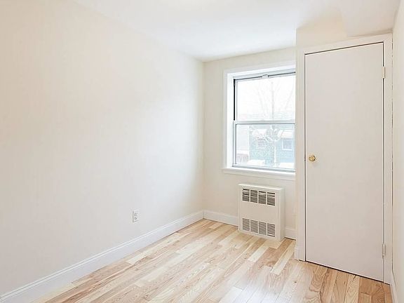 3rd image of 10-14 47th Ave #3