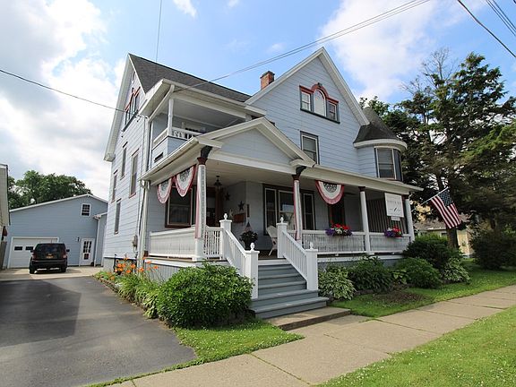3rd image of 305 E 4th St