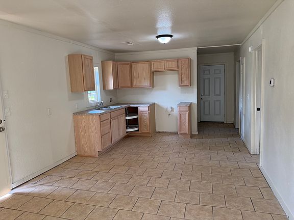 3rd image of 303 Russell St