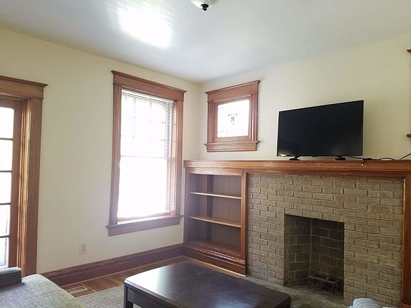 2nd image of 5778 Pershing Ave #1
