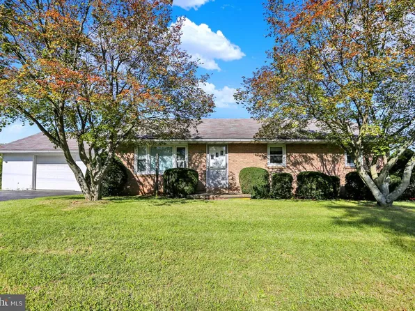 1365 Centerport Rd, Mohrsville, PA 19541