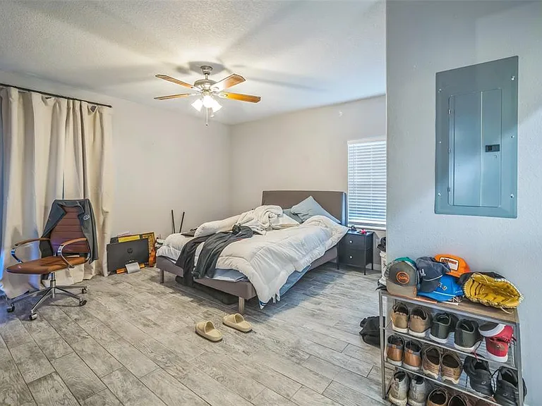 3610 N Tampa St — Photo 22