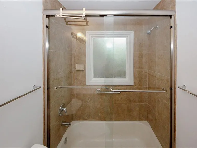 895 Durant Pl NE — Photo 18