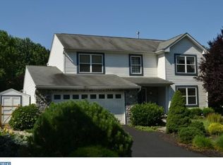 500 Ridgerun Ln, Philadelphia, PA 19111