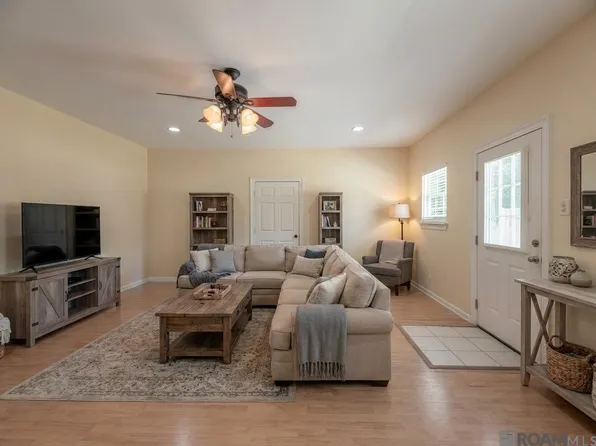 38159 Willow Lake Ave E, Prairieville, LA 70769