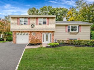 4 Court St, Selden, NY 11784