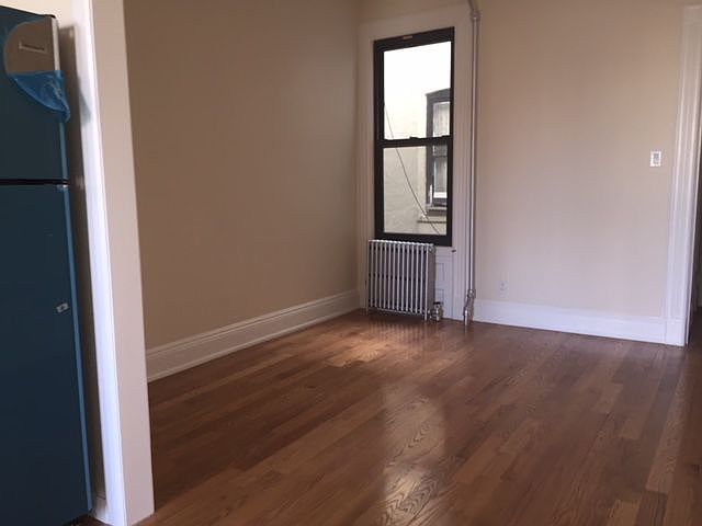 2nd image of 409 Onderdonk Ave APT 2R