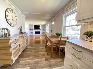 52 Rockvale Rd, Tewksbury, MA 01876