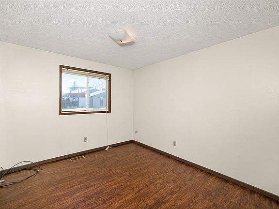 5th image of 7319 N Dakota St