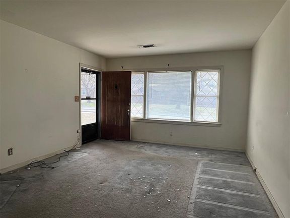 3rd image of 1723 Andover Ct