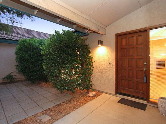 4th image of 1439 E Desert Starling Ln