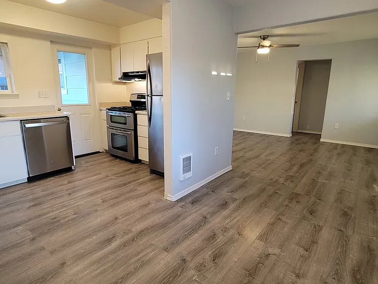 1345 Hood St SE — Photo 5