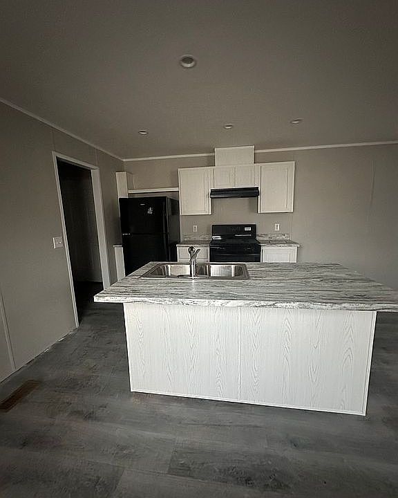 1st image of 14787 Apple Dr