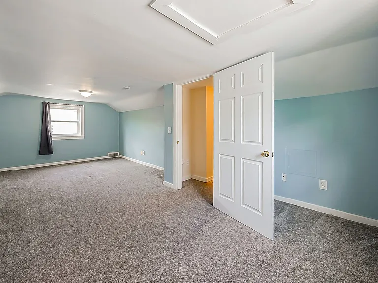 358 S Marshall St — Photo 21