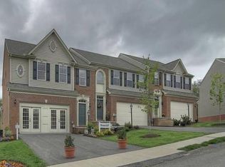 2 Washington Pl, Newark, NJ 07102