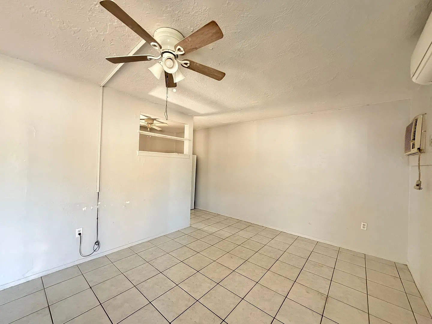 $0 Deposit Option 2/1 Home on Clark Rd — Photo 4