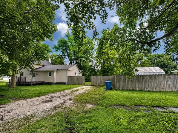 204 E Michigan St, Remington, IN 47977