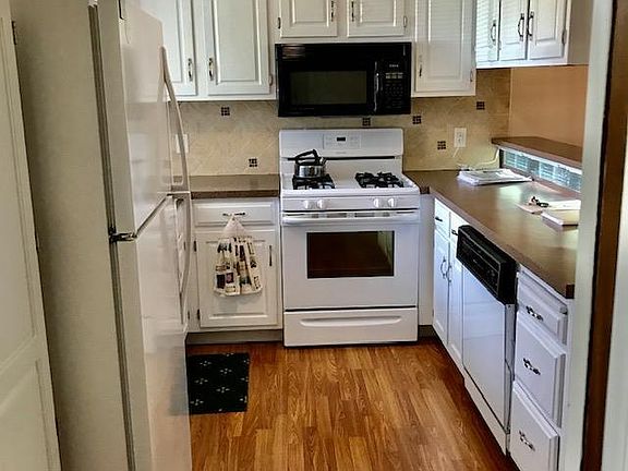 3rd image of 5968 Leisure South Dr SE #324