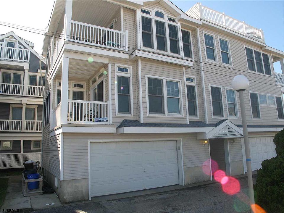 1st image of 309 Corinthian Ave #1