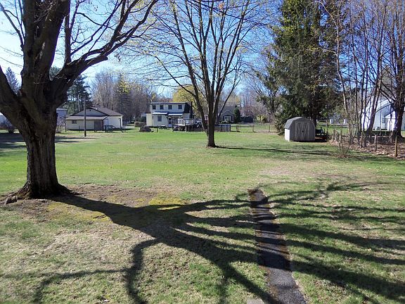 2nd image of 28 Putnam Ave