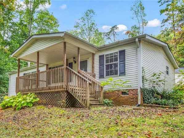 5164 Yukon Rd, Walkertown, NC 27051